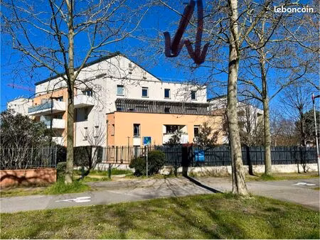 joli t3 de 68 m2 à vendre en direct en face du parc de la maourine  lumineux et calme  rén