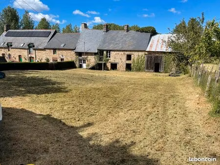 corps de bâtiments en pierre à rénover – fort potentiel – chauvigné