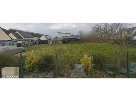 terrain 694 m² saint-hélen