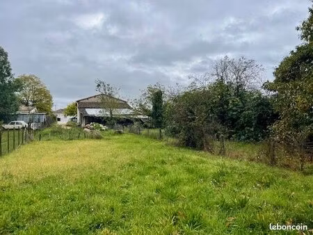 terrain 1 000 m² les billaux