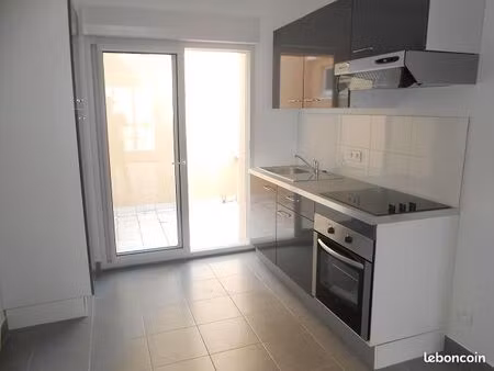 appartement t2 terrasse privée. châteauroux centre