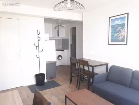 t2 meublé fonctionnel – 27 m² – quimper centre (rue aristide briand)