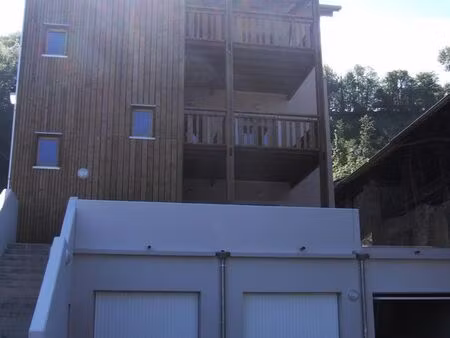 t2 rénové 42 m² avec grande terrasse  garage et parking – saint-quentin-sur-isère