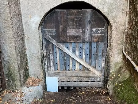 cave troglodyte vins vélos stockage - tours quartier paul bert