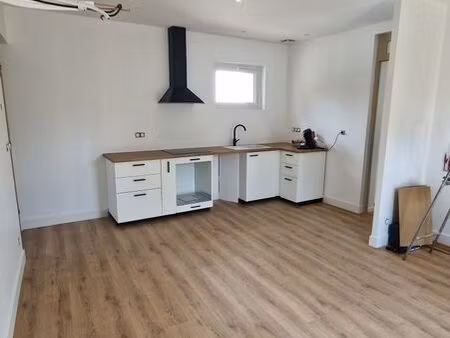 maison - 5 pièces / 75m²