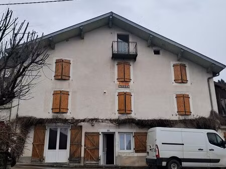 maison de village 250 m²