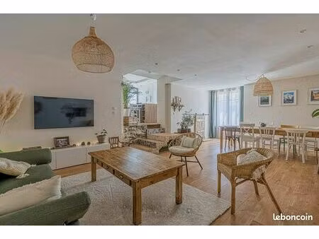 coup de cœur assuré maison de village rénovée à notre-dame-de-mésage