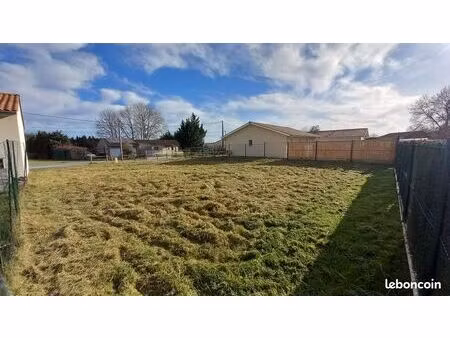 beau terrain viabilisé dans lotissement neuf