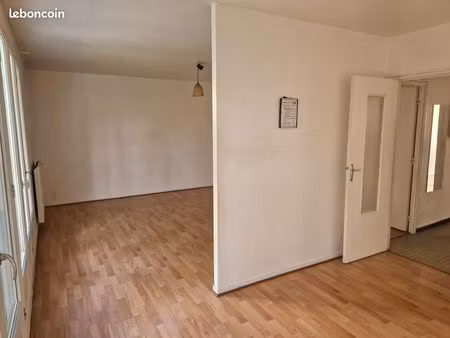 grand t3/t4 quartier fontaines/ravelin