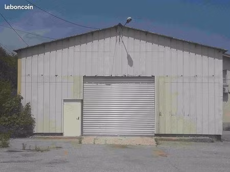 local artisan à louer rives