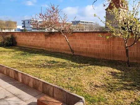 t3 59m2 avec jardin + 2 terrasses sans vis à vis + double garage à blagnac