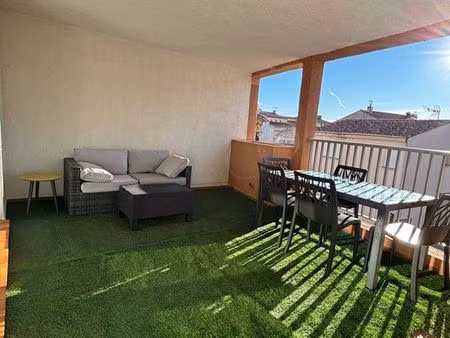 location à l année plein centre de sausset