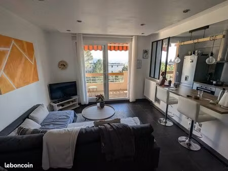 location t2 aix centre