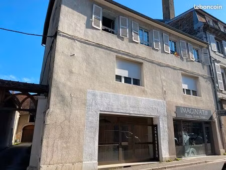 lot de 4 appartements + 4 places de parking – centre-ville d'arbois