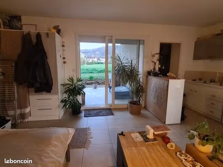 studio avec terrasse couverte