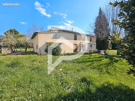 propriété 7 pièces 137 m²