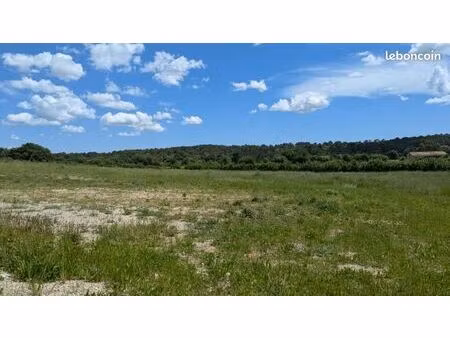 terrain 719 m² galargues