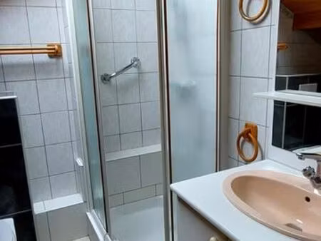 location apt à l'année avec charges comprises