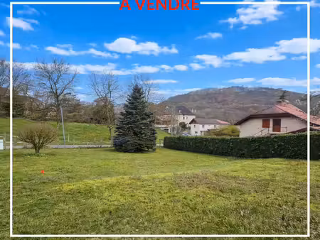 terrain 650 m² izeaux