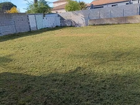 vend terrain viabilisé 556m2 saussan