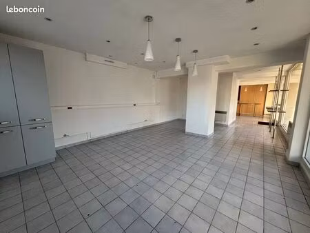 local commercial 50 m² les rousses