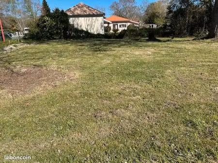 terrain constructible 700m²