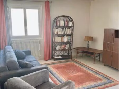 appartement t2 plein centre tours face à la fac