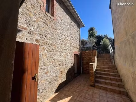jolie maison en pierre à 500 m du marché et de la plage du prieure