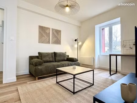 t2 de 43m² - entièrement rénové - vendu meublé (rare)