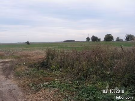 terrain très grand constructible