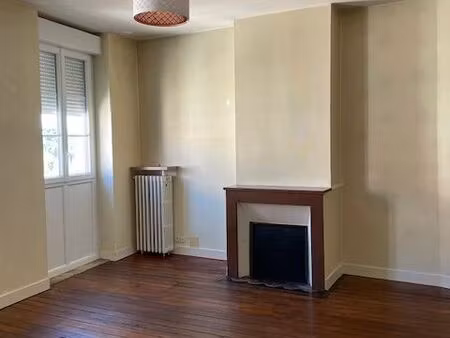 immeuble en pierre libre pour rapport locatif secteur la brede