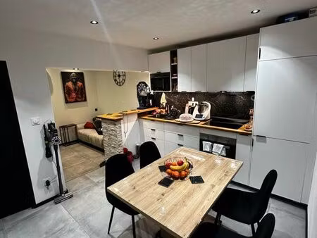 t3 la grande motte  terrasse et parking  proche de la mer