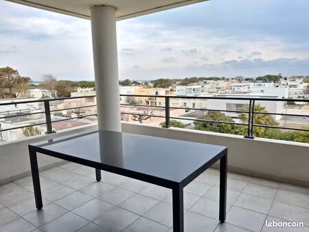 t2 carnon plage le paraïso : terrasse et garage