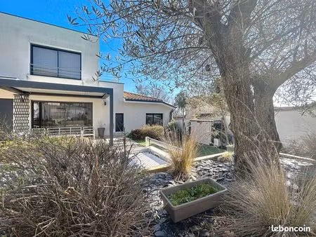 maison d'architecte t4 de 2020 sur balma avec piscine de 120m2