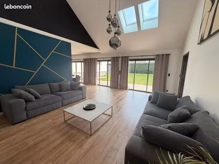 maison 240 m2 - centre de nouvoitou