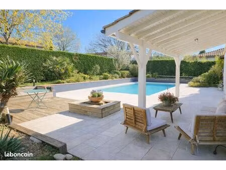 seilh – quartier du golf international – villa familiale avec piscine – 5 chambres