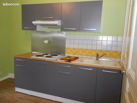 a louer appartement t2 a montfaucon en velay (43) centre  proche commerces et parkings  di