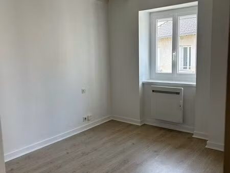 appartement à louer à st hostien