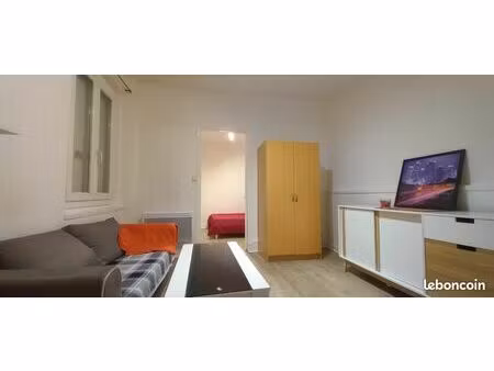 t2 de 25m2 avec terrasse à 5min a pieds du tram la tranchée