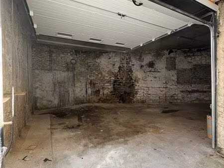 grand garage 61 m² – centre-ville yssingeaux – accès sécurisé