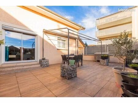 maison familiale 4 chambres avec terrasse 40 m² – résidence sécurisée au centre du village