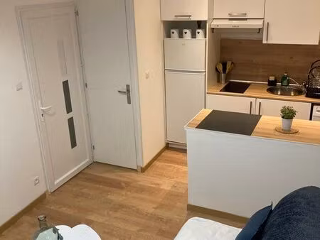 splendide studio rénové en hypercentre toutes charges comprises (edf  eau  internet)