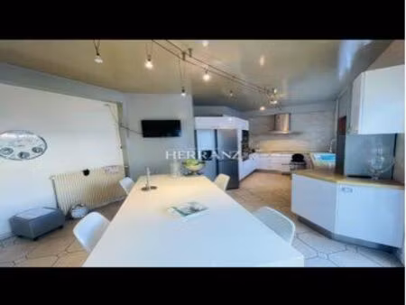 appartement de 135m2 aux pieds de toutes les commodités