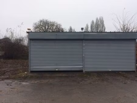 depot local 30m2 a louer