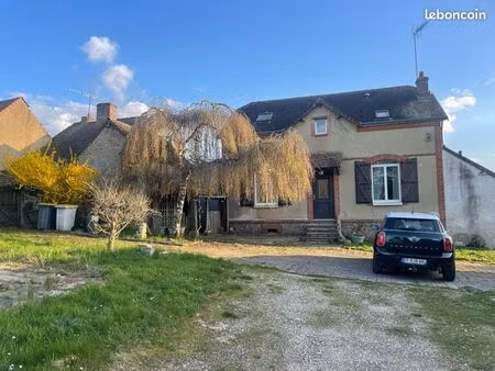 maison coup de cœur 140 m2 -4 chambres -terrain 3000m2 -dépendance et piscine