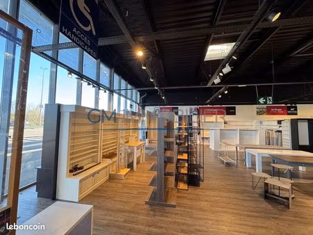 local 612 m² saint-pierre-du-mont