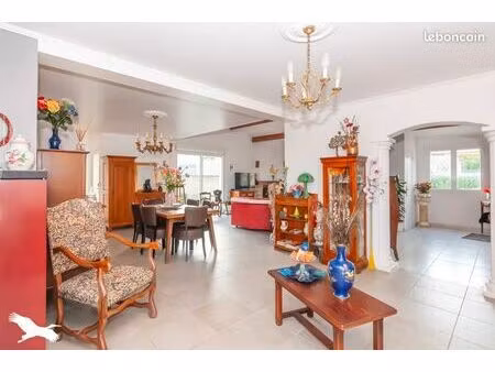 villa 6 pièces 185 m²