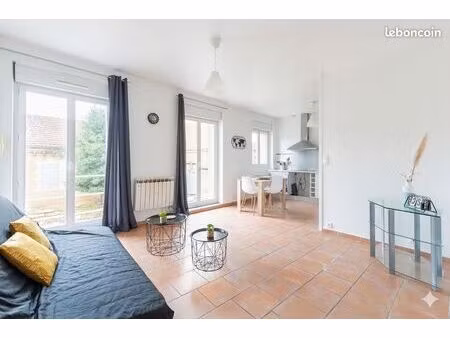 t3 de 60m² + patio privatif & box