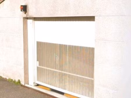 garage 15 m2 proximité immédiate faculté trefilerie