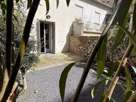 sète centre ville  t2 traversant avec jardin